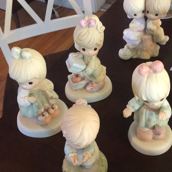 Precious moments figurines. - Picture 8 of 8
